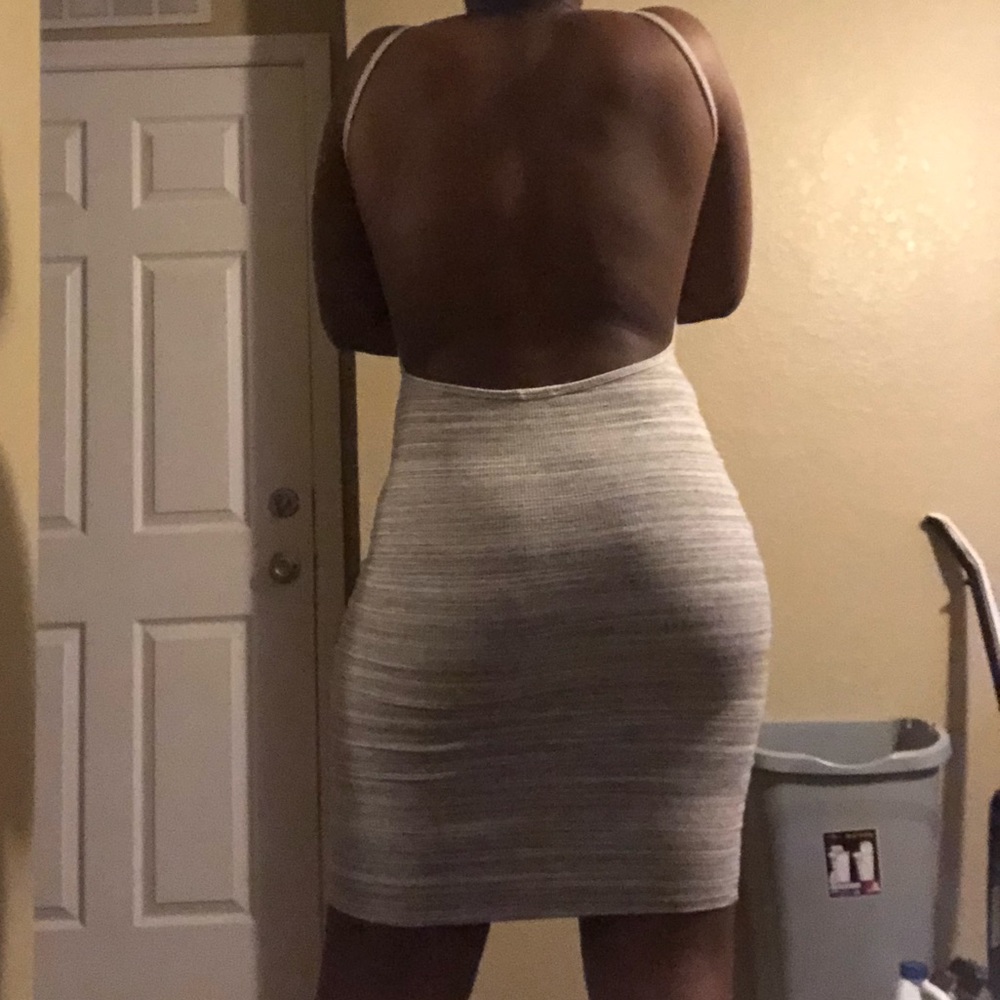 Backless Dress - Picture 5 of 5